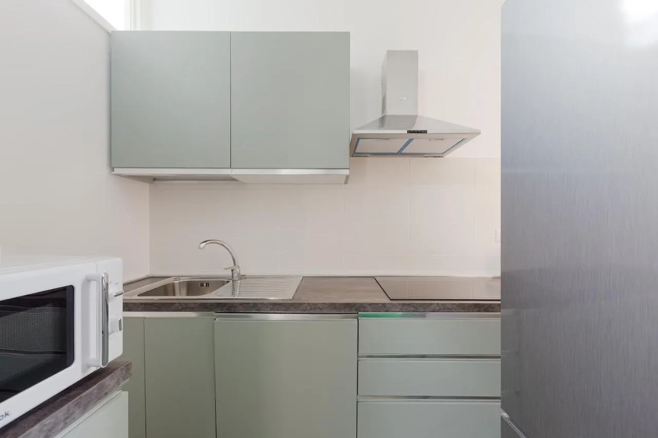 מילאנו Cagnola Cozy Apartament With Balcony דירה