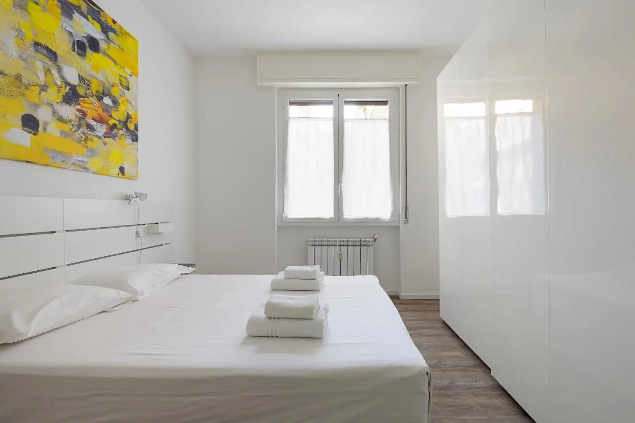מילאנו Cagnola Cozy Apartament With Balcony