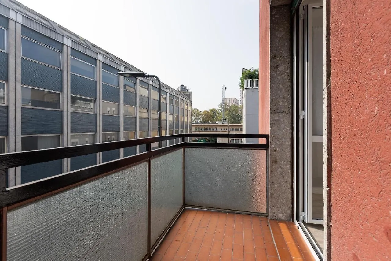 מילאנו Cagnola Cozy Apartament With Balcony איטליה