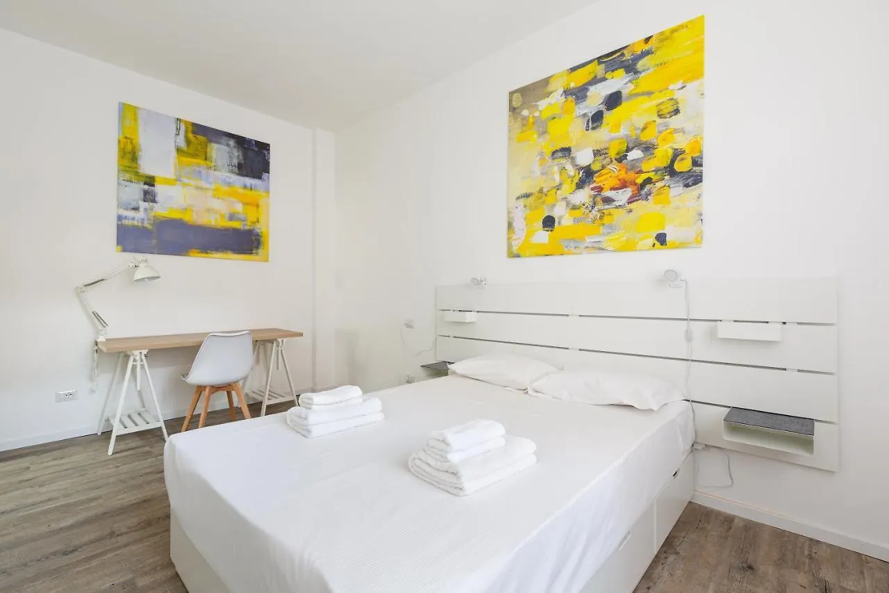 מילאנו Cagnola Cozy Apartament With Balcony