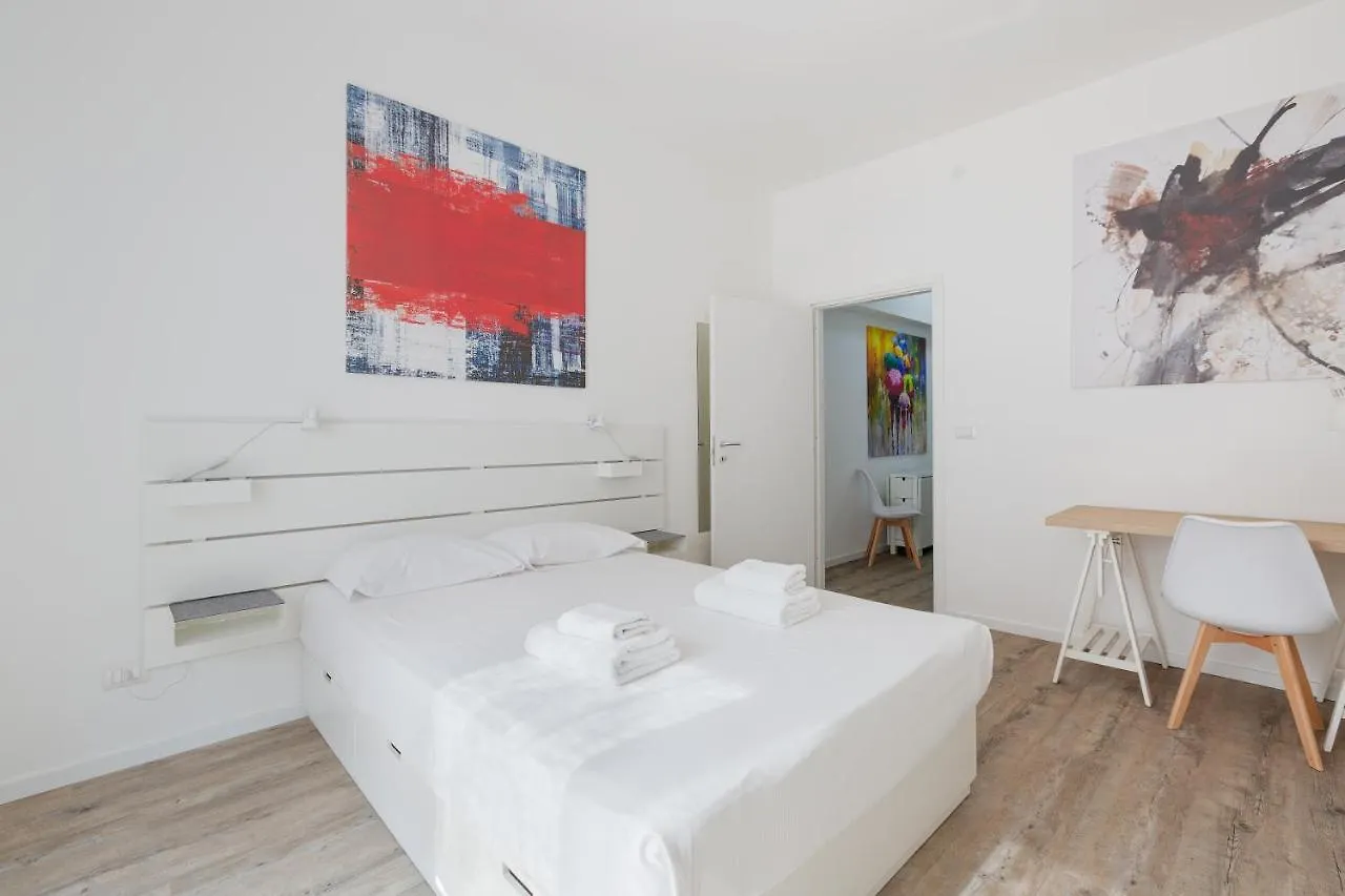 מילאנו Cagnola Cozy Apartament With Balcony