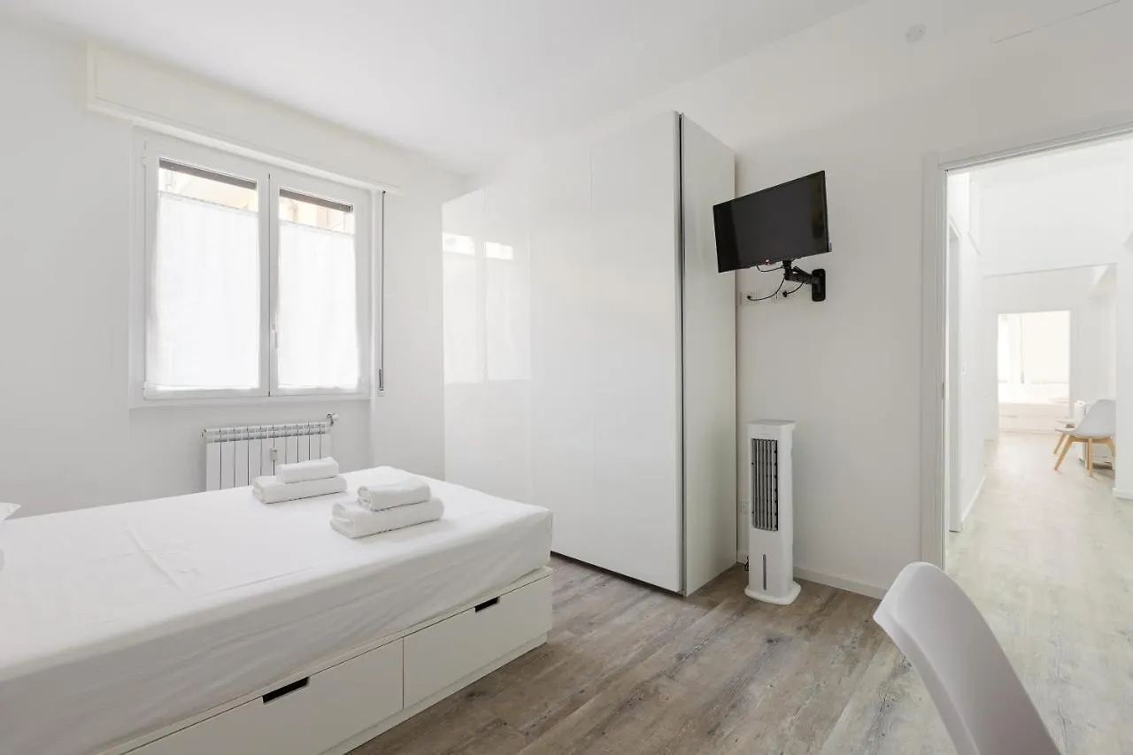 מילאנו Cagnola Cozy Apartament With Balcony איטליה